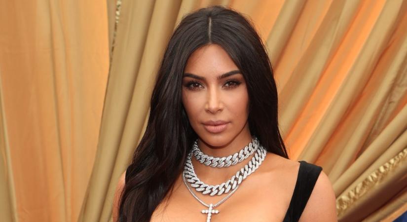 Kim Kardashian bikinis képpel ünnepli, hogy már 225 millióan követik Instagramon
