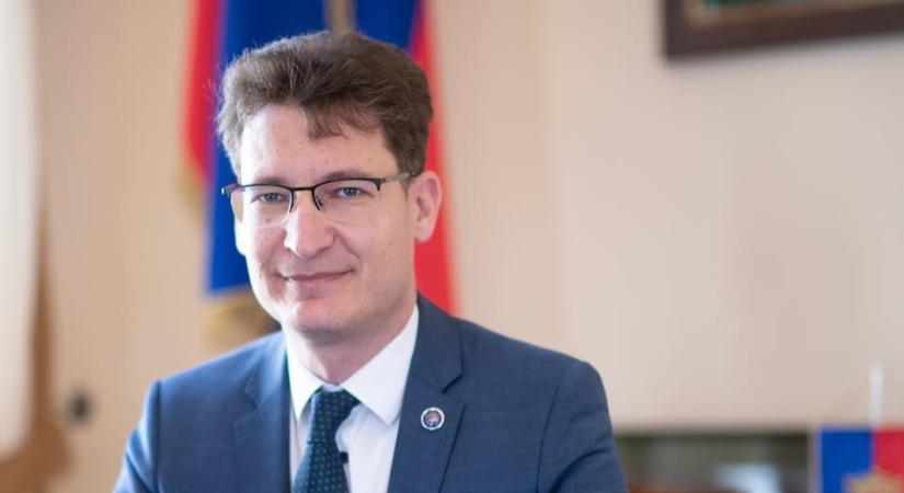 Cser-Palkovics András külön bejelentette, hogy marad polgármester