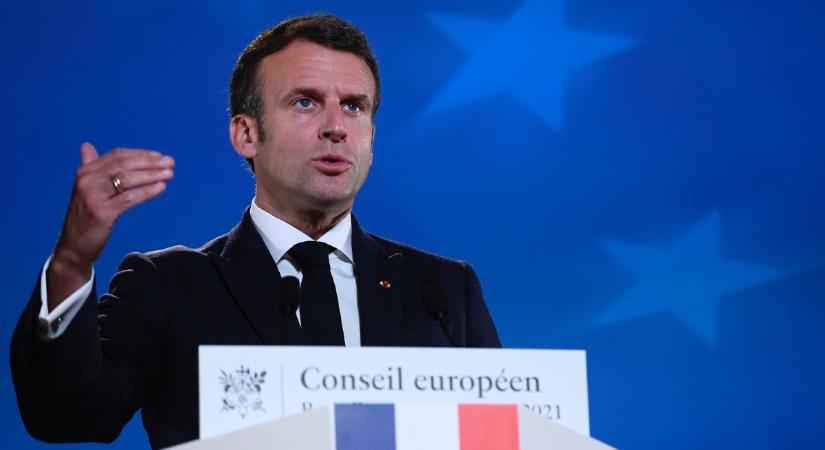Macron a pofonról: Az erőszak nem fog megállítani