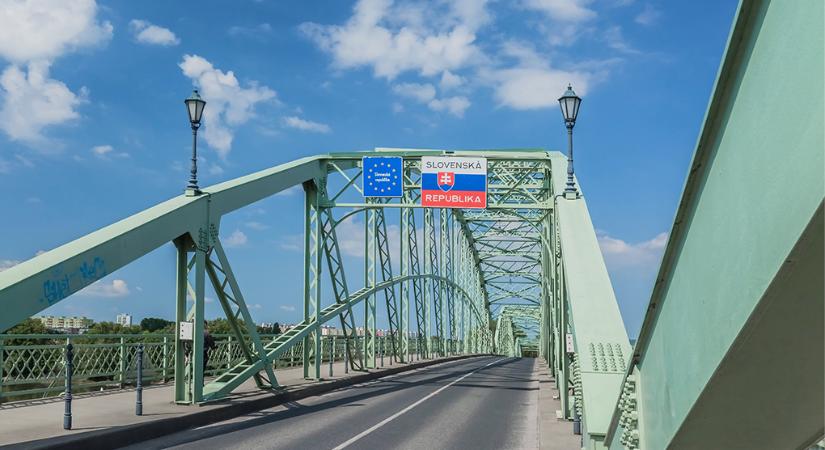 Szerdától szabadon utazhatnak a beoltott szlovák és magyar állampolgárok a két ország között
