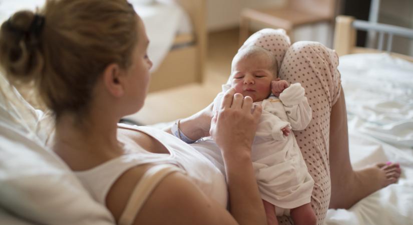 Elképesztő hír: csak nappal szülhetnek ezekben a kórházakban a kismamák