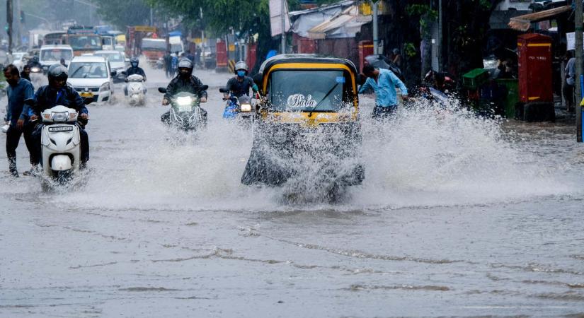 Újabb csapás Indiában: monszun akadályozza az oltást