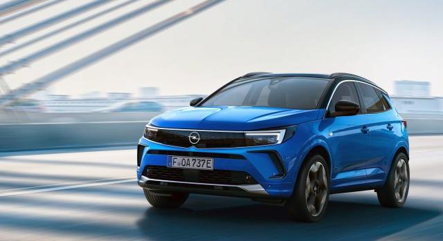 Az Opel Grandland is felveszi a márka új arcvonásait 2022-től