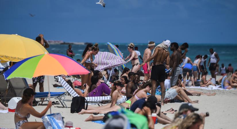 Parádéval és szórakozással indítja a nyarat az amerikai lakosság