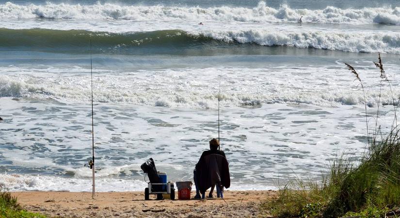 Hatalmas bírság járhat a tengerparton horgászó magyaroknak – így kerülheted el