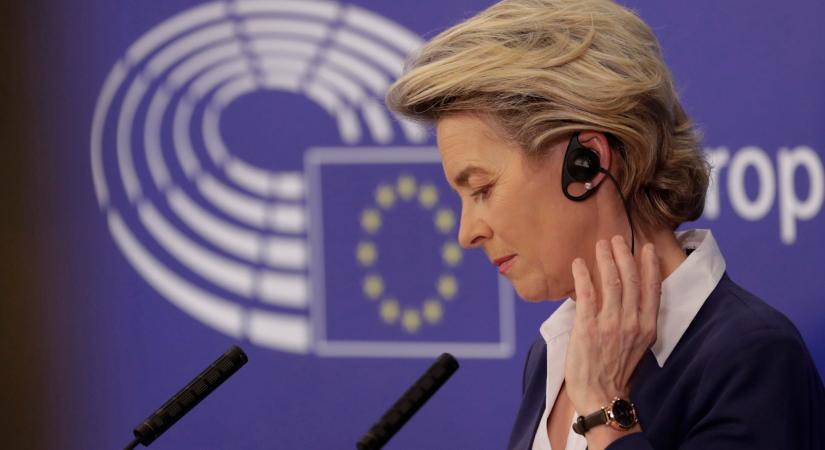 Hivatalos, hogy az EP perrel fenyegeti az Európai Bizottságot