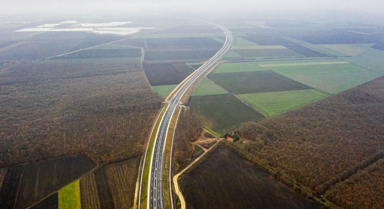 Négysávos út létesül az M3-as autópálya és Jászberény között