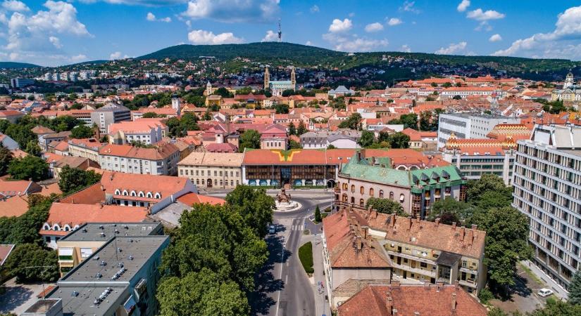Újra elindítja vezetett tematikus sétáit az Irány Pécs