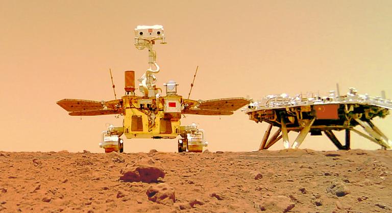 Újabb képeket közölt a Marsról a kínai rover