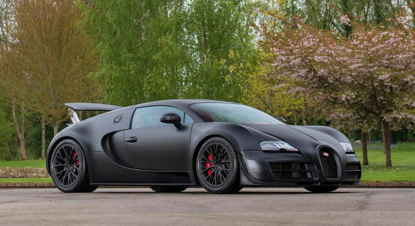 Matt fekete álom a rekorder Bugatti Veyron utolsó példánya