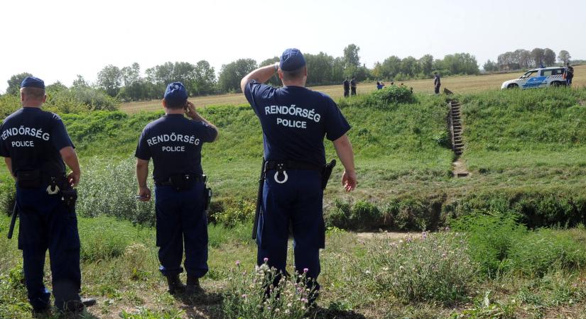 Négy határsértőt tartóztattak fel Siklóson az egyenruhások