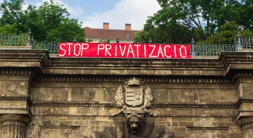 Az Alagút tetejéről üzentük: STOP PRIVATIZÁCIÓ!