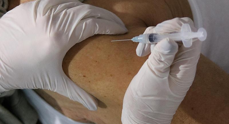 Koronavírus: Franciaországban már 57 százalékos az átoltottság