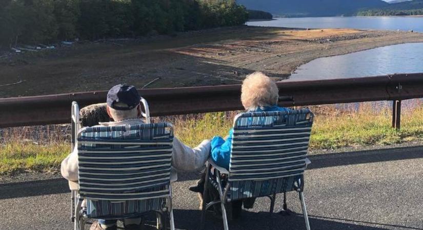 Egybekelt a 95 éves pár, akik a karantén alatt szerettek egymásba