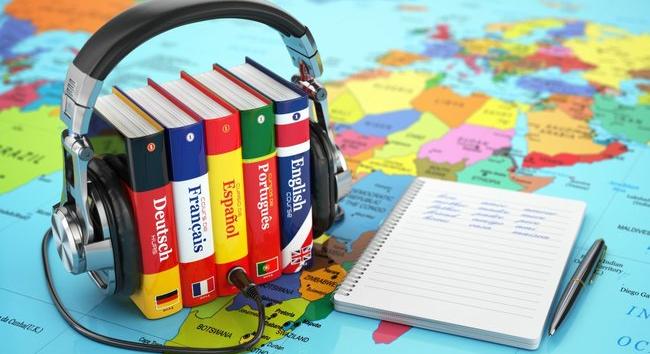 Pofonegyszerű: Így tanuljon nyáron idegen nyelvet játékosan!