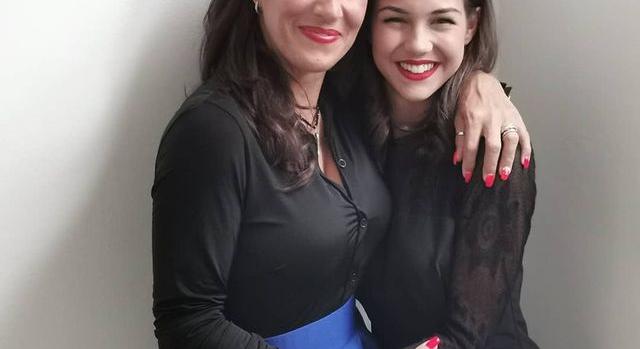 Fésűs Nelly lánya feszes ruhában mutatta meg elképesztő alakját: édesanyjával együtt pózol - Fotó