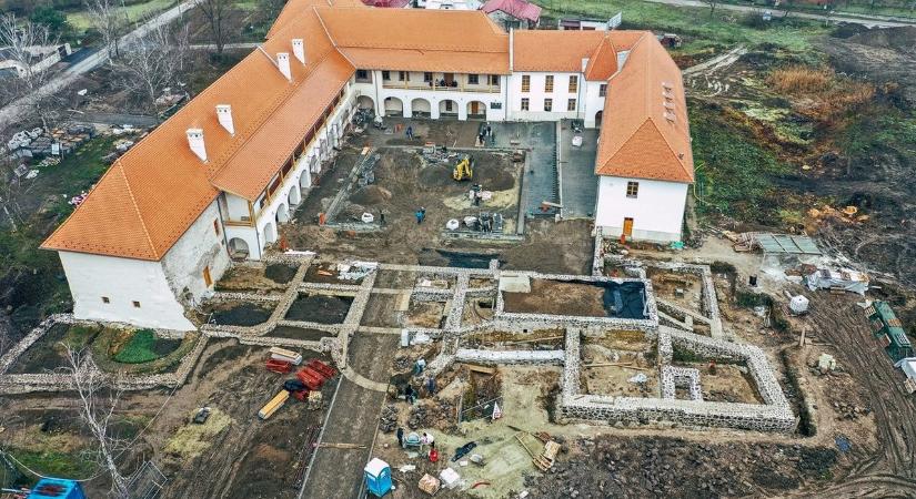 A szlovák és a magyar államfő a borsi Rákóczi-kastély ünnepélyes megnyitóján találkozik