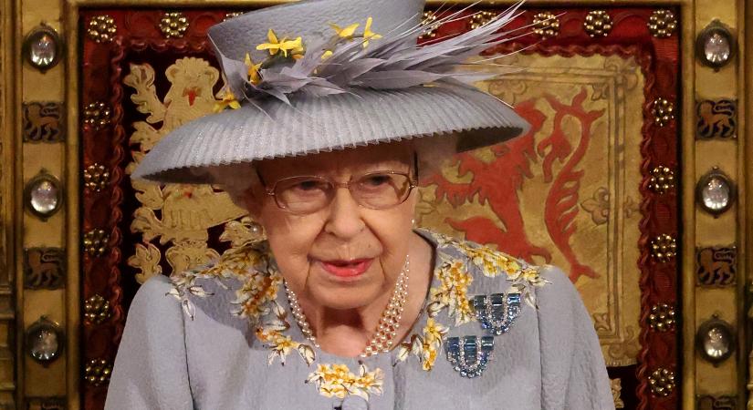 Nagyon meglepő dolgot tett II. Erzsébet: nem lehetett róla lebeszélni