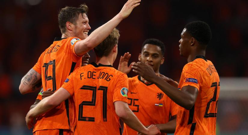 Hollandia öt gólt hozó, történelmi meccsen győzte le Ukrajnát