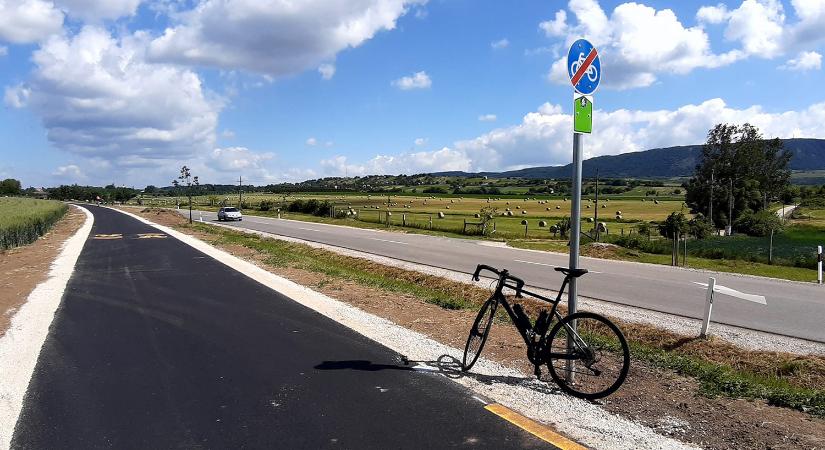Átadták a Mór és Bodajk városát összekötő kerékpár és zarándokutat
