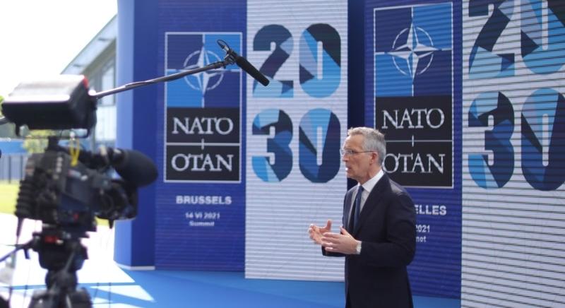 A kínai gazdasági hadviselés is szóba kerül a NATO-csúcson