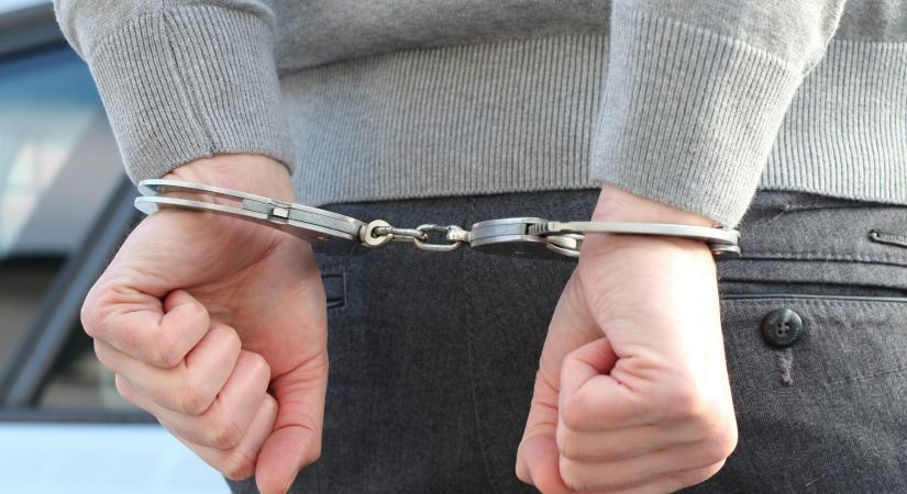 Letartóztatásban a két román embercsempész