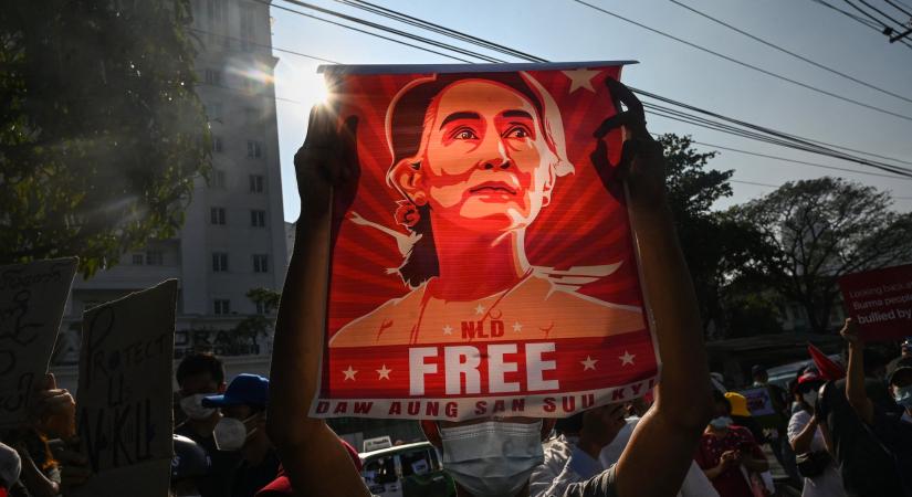 Elkezdődött Mianmarban a puccsal megbuktatott Aung Szan Szú Kjí pere