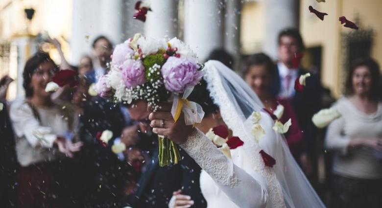 A bizonytalanság miatt kivártak a házasodni vágyók, de következő hónaptól fellendülhet az esküvőszezon