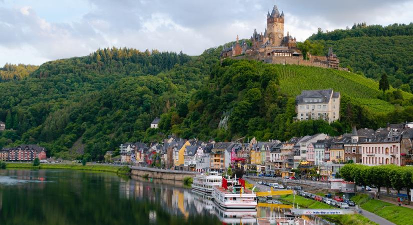 Németország meg akarja akadályozni a feléjük irányuló oltásturizmust