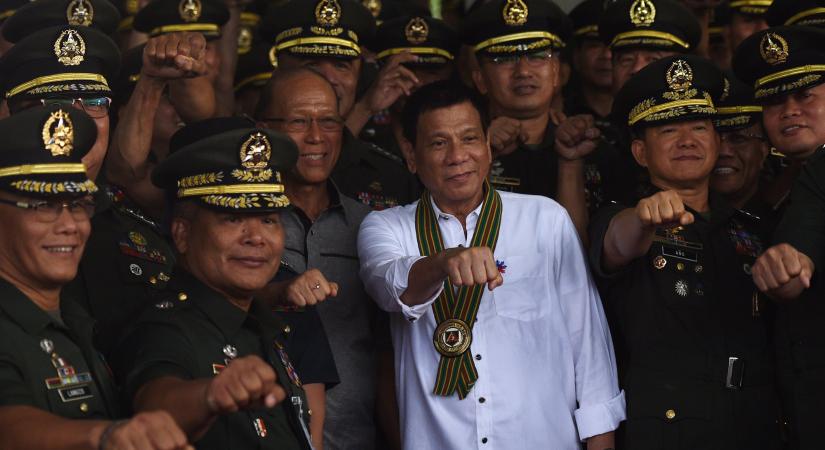 A Nemzetközi Büntetőbíróság főügyésze teljes vizsgálatot kér Duterte drogháborúja miatt