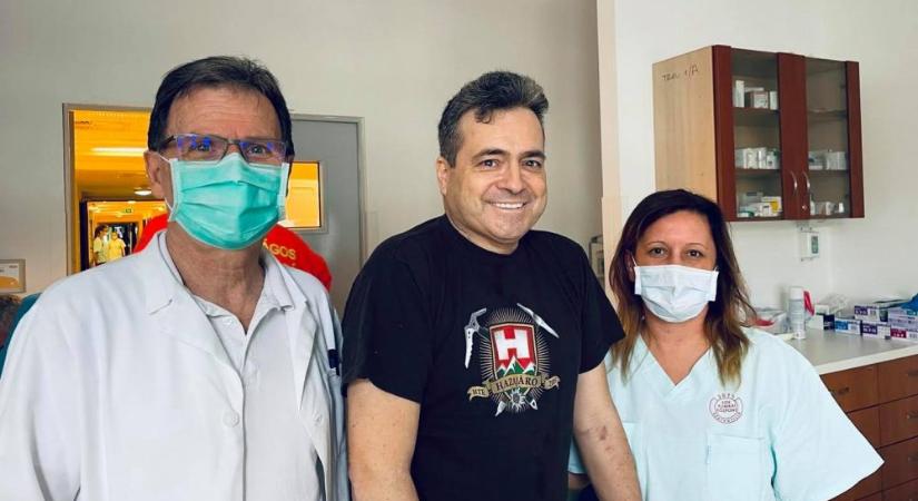 111 nap kórház után újra mosolyog Bányai Gábor