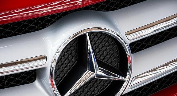 Két német üzemben rövidített munkaidőt vezetett be a Daimler