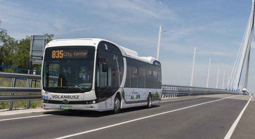 Komárom és Komárnó között jár az első itthon gyártott e-busz