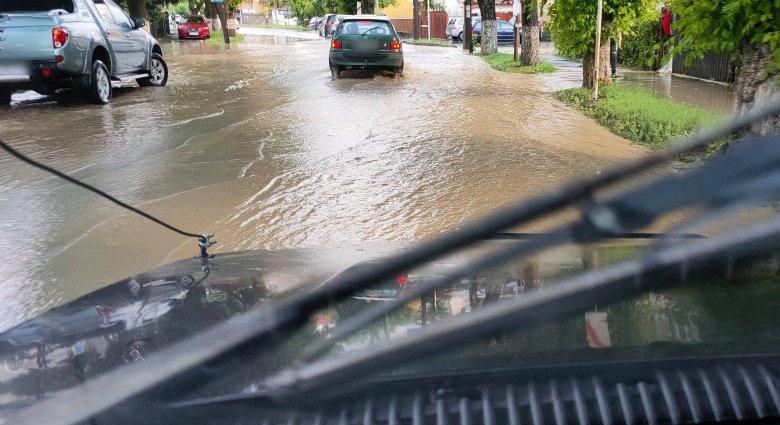 Elmosta az eső Székelyudvarhelyt, néhány városrészen gondokat okozott a lezúduló vízmennyiség