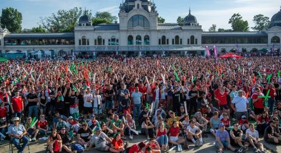 Óriási tömeg szurkolt a magyaroknak a Városligetben is