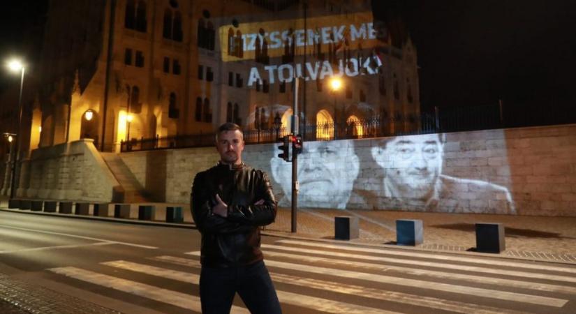 Beidézték a rendőrségre az országházi vetítés miatt Jakab Pétert