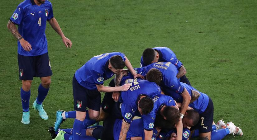 Olaszország jutott be elsőként a nyolcaddöntőbe