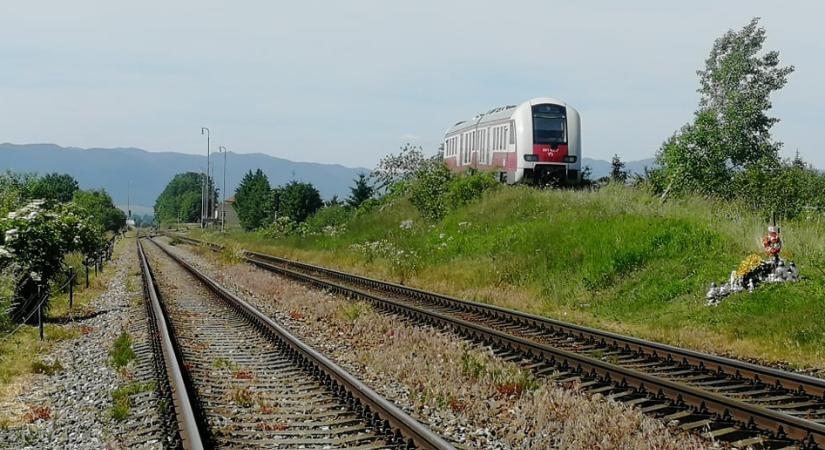 Csonkavágány buckáján landolt az egyik 861-es motorvonat Szlovákiában