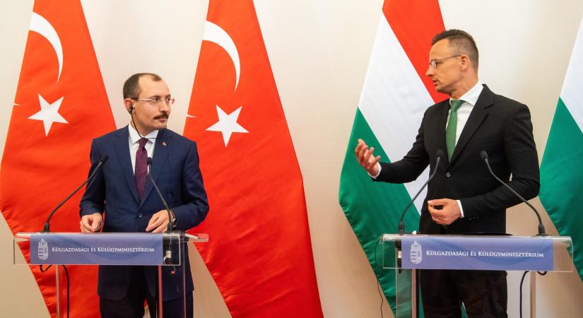 Szijjártó Péter: a kormány fontosnak tartja a török-magyar együttműködést