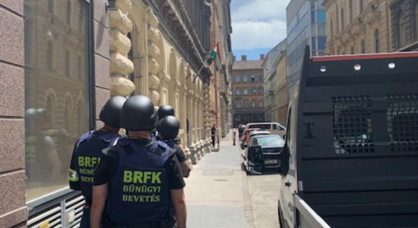 Fenyegetőzött egy férfi, Budapest belvárosában akciózott a TEK