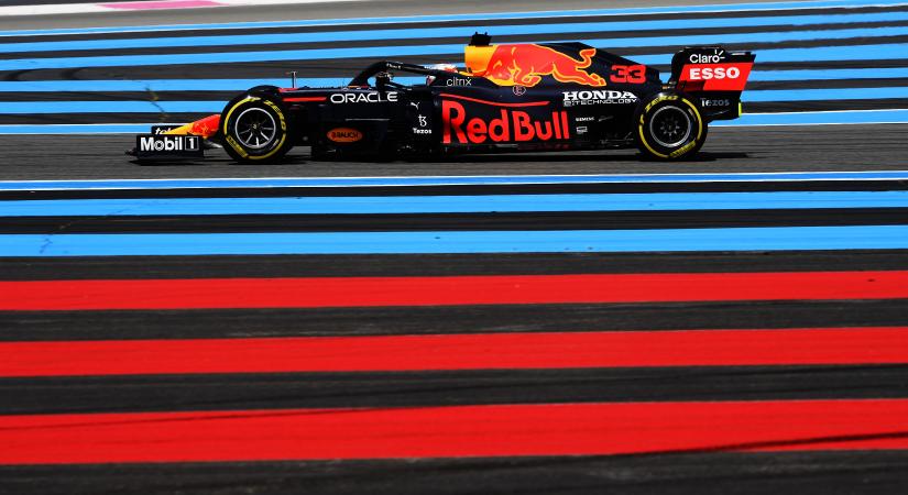 F1: Alig mérhető különbség a Red Bull és a Merci között