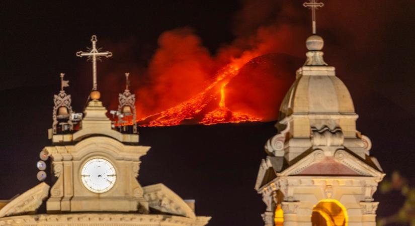 Vulkánkitörés Olaszországban
