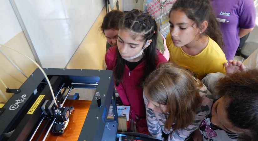 A 3D nyomtatással ismerkedtek a szabadszállási gyerekek