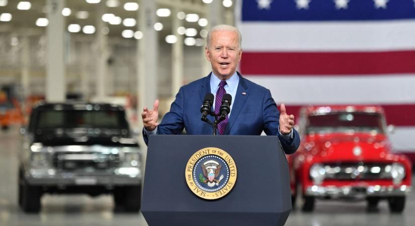 Joe Biden elektromos autókkal népesítené be az amerikai utakat