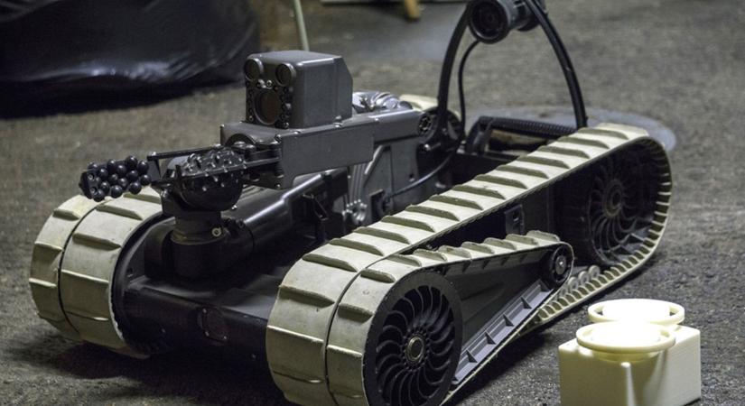 Kommunikáció nélkül is képesek együttműködni az amerikai harci robotok