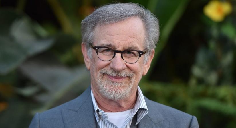 Steven Spielberg annyira megbékélt a Netflixszel, hogy szerződést kötött vele