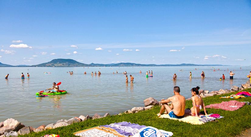 29 Celsius fokos a Balaton vize, itt a strandok listája