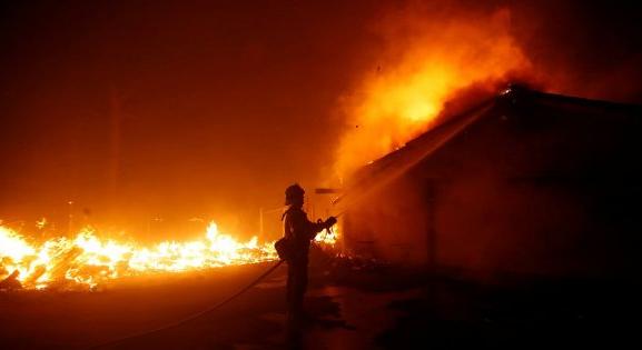 Súlyos tűzeset Kínában: harcművészeti központ gyulladt ki