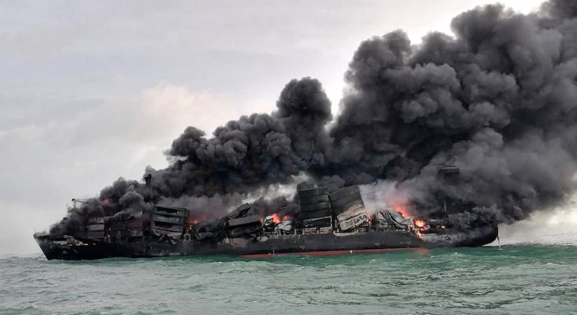 Ökológiai katasztrófát okozott egy hajóbaleset