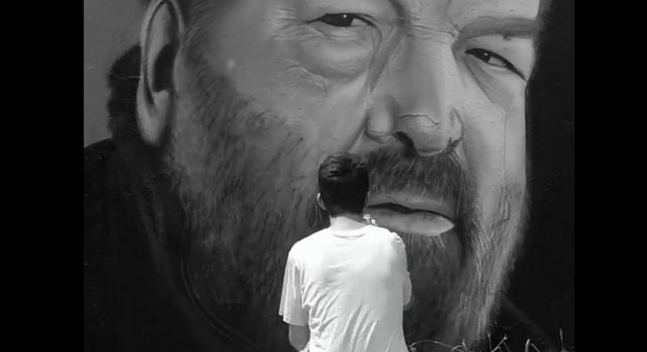 Így készült Bud Spencer portréja a Filatorigátnál